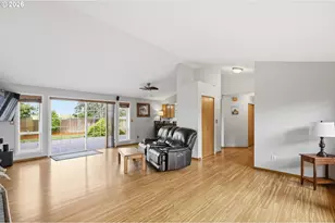 361 72nd Pl, Springfield, OR 97478 - Photo 2