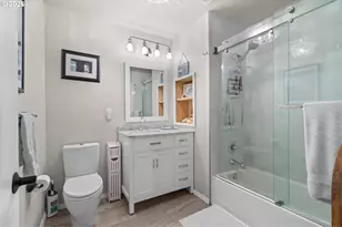 8265 SW Canyon Ln, Portland, OR 97225 - Photo 6