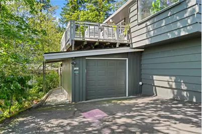 8265 SW Canyon Ln, Portland, OR 97225 - Photo 12