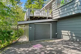 8265 SW Canyon Ln, Portland, OR 97225 - Photo 12
