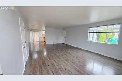 15310 SE Stark St #B1, Portland, OR 97233 - Photo 4