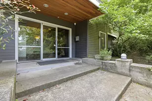 1910 SW 18th Ave, Portland, OR 97201 - Photo 2