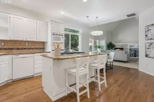 5633 SW Kruse Ridge Dr, Portland, OR 97035 - Photo 10