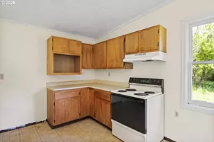 15181 Sitkum Ln, Myrtle Point, OR 97458 - Photo 14
