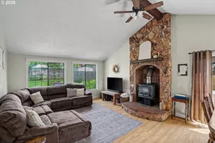 645 John St, Mount Angel, OR 97362 - Photo 6