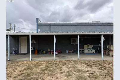 358 S Calapooia St, Sutherlin, OR 97479 - Photo 10