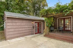 2612 SW Moss St, Portland, OR 97219 - Photo 22