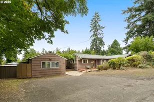 2612 SW Moss St, Portland, OR 97219 - Photo 2