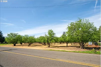 E Beacon, Eugene, OR 97404 - Photo 2