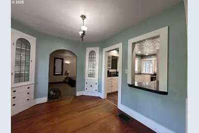 212 NW Bridge St, John Day, OR 97845 - Photo 8