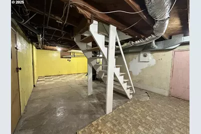 212 NW Bridge St, John Day, OR 97845 - Photo 34