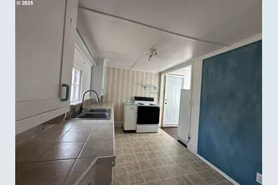 212 NW Bridge St, John Day, OR 97845 - Photo 46