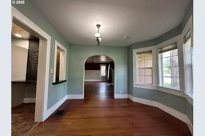 212 NW Bridge St, John Day, OR 97845 - Photo 6