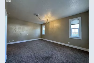 212 NW Bridge St, John Day, OR 97845 - Photo 18