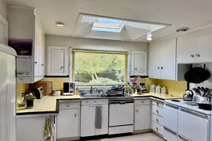 1470 Queens Way, Eugene, OR 97401 - Photo 12