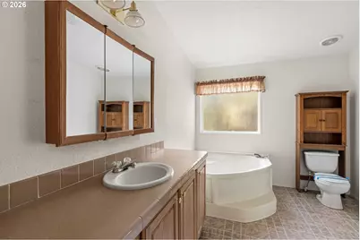 351 Board Shanty Creek Rd, Grants Pass, OR 97527 - Photo 14