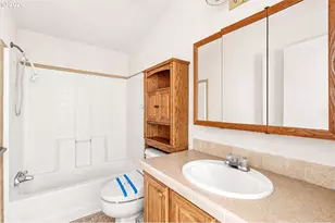351 Board Shanty Creek Rd, Grants Pass, OR 97527 - Photo 22