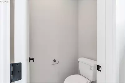 996 E Rork Ct, Newberg, OR 97132 - Photo 32