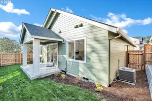 996 E Rork Ct, Newberg, OR 97132 - Photo 38