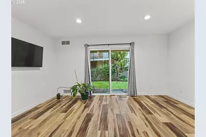 445 N Hayden Bay Dr, Portland, OR 97217 - Photo 12