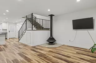 445 N Hayden Bay Dr, Portland, OR 97217 - Photo 10