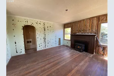 782 NE Center St, White Salmon, WA 98672 - Photo 6