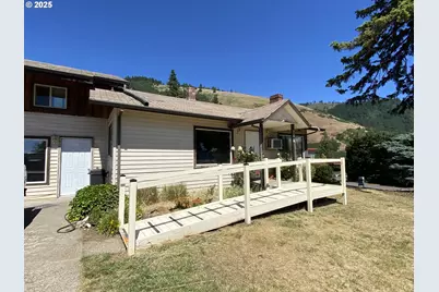 782 NE Center St, White Salmon, WA 98672 - Photo 14