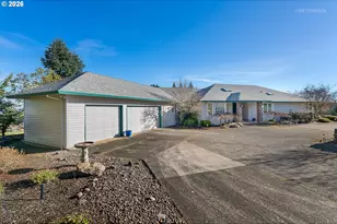 33779 SW Laurel Rd, Hillsboro, OR 97123 - Photo 2