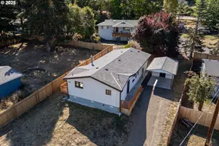 29590 Fir St, Rainier, OR 97048 - Photo 2