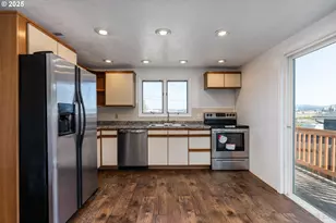 29590 Fir St, Rainier, OR 97048 - Photo 6