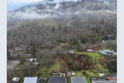 2 E Franklin St, Bingen, WA 98605 - Photo 14