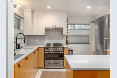 8707 SW 19th Ave, Portland, OR 97219 - Photo 8