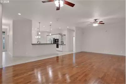 334 Augusta Ct, Winchester, OR 97495 - Photo 10