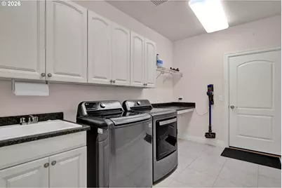 334 Augusta Ct, Winchester, OR 97495 - Photo 32