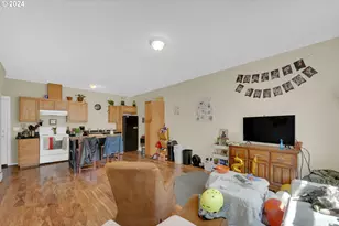 1857 Pearl St, Eugene, OR 97401 - Photo 10