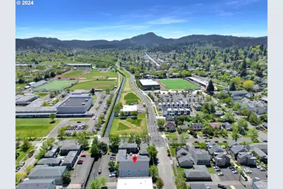 1857 Pearl St, Eugene, OR 97401 - Photo 40