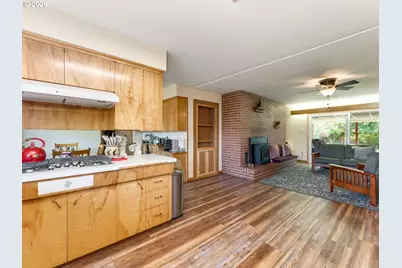 1215 E College St, Mount Angel, OR 97362 - Photo 12