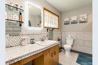 1215 E College St, Mount Angel, OR 97362 - Photo 36