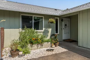 3103 Jackson St, Albany, OR 97322 - Photo 2