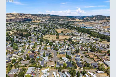 144 Peppertree Ct, Roseburg, OR 97471 - Photo 48