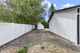 144 Peppertree Ct, Roseburg, OR 97471 - Photo 6