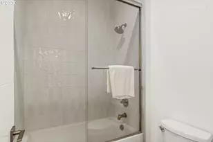 2409 E 6th St, Vancouver, WA 98661 - Photo 38