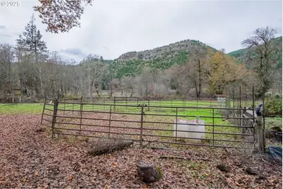 9740 Upper Olalla Rd, Winston, OR 97496 - Photo 30