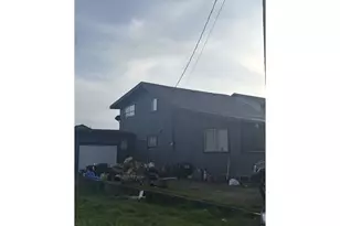 405 Evergreen Ave, Garibaldi, OR 97118 - Photo 2