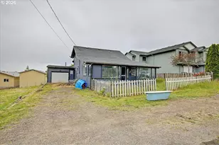 405 Evergreen Ave, Garibaldi, OR 97118 - Photo 2