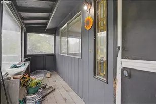 405 Evergreen Ave, Garibaldi, OR 97118 - Photo 32