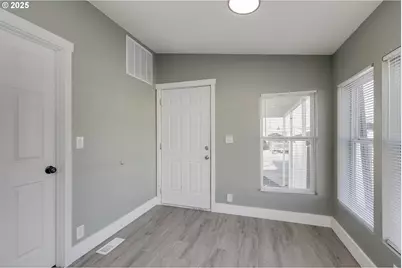 911 York St #82, Aumsville, OR 97325 - Photo 12