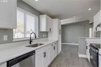 911 York St #82, Aumsville, OR 97325 - Photo 10