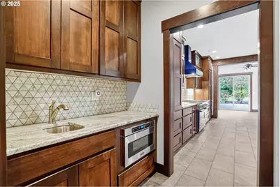 18740 S Upper Highland Rd, Beavercreek, OR 97004 - Photo 16