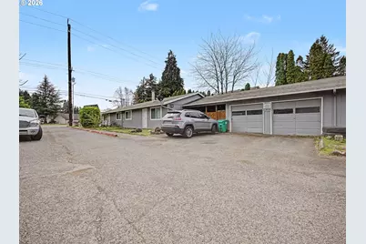 18635 SE Division St, Gresham, OR 97030 - Photo 2